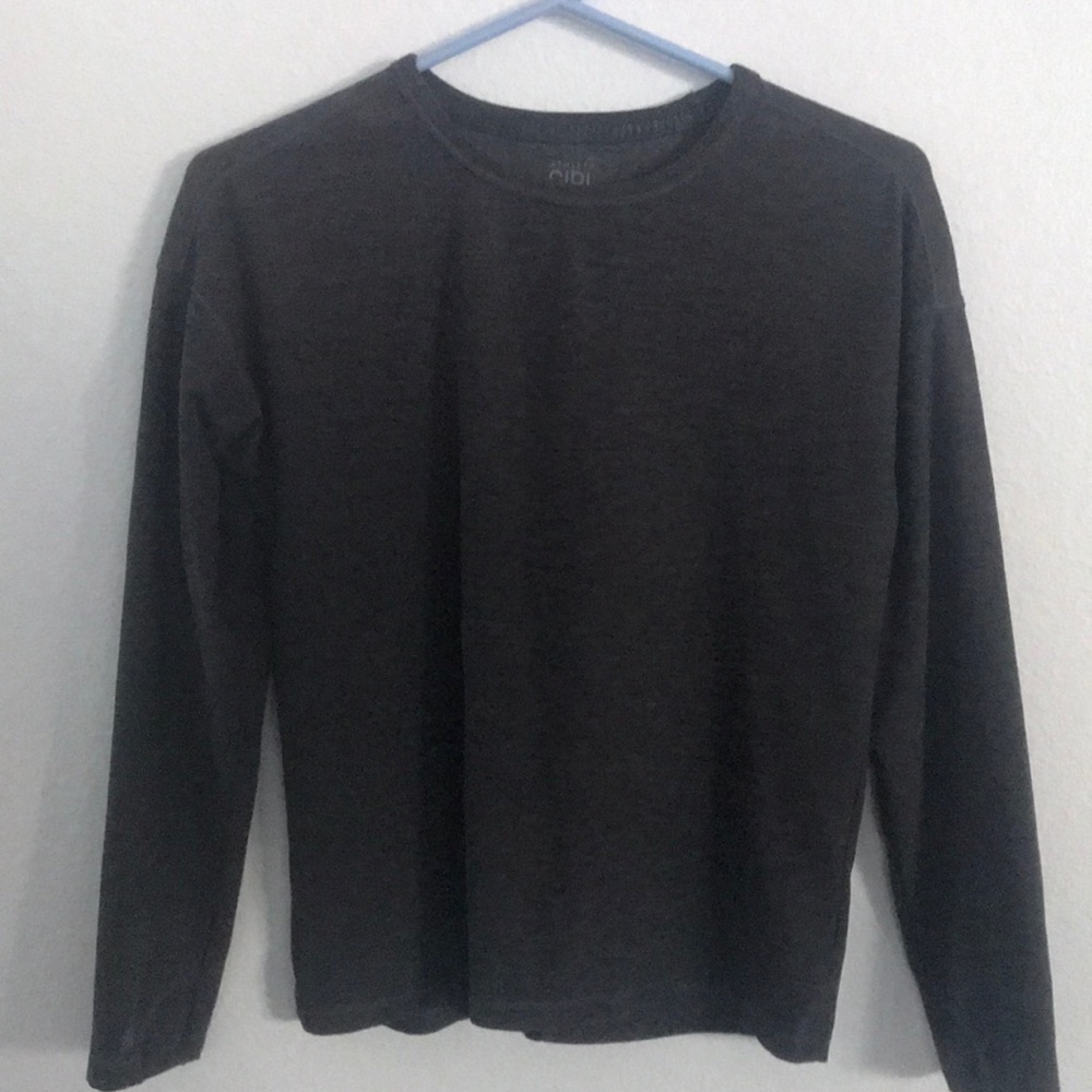 Long sleeve gray shirt